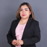 Portrait of Heidi Mendoza